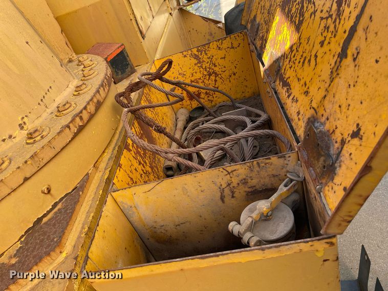 image for item NX9970 1973 Clark 714  crane