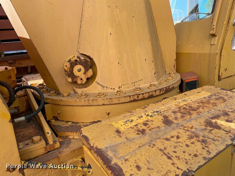 image for item NX9970 1973 Clark 714  crane