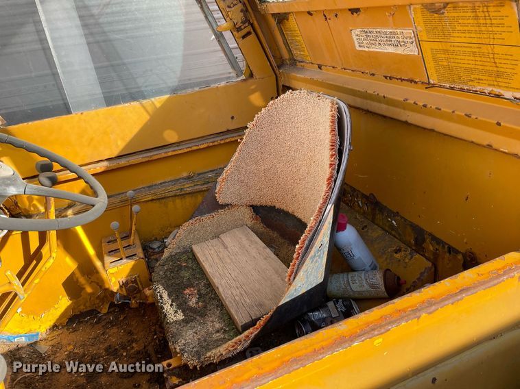 image for item NX9970 1973 Clark 714  crane