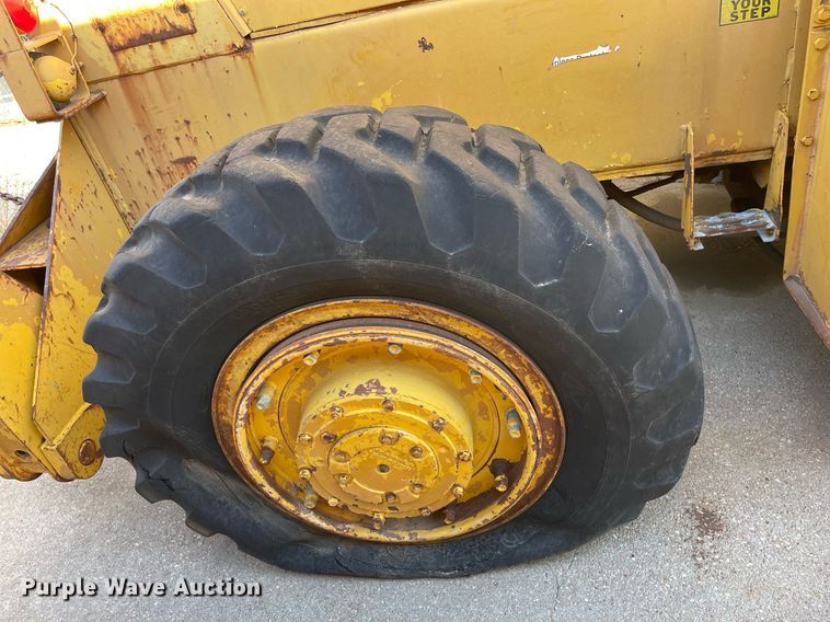 image for item NX9970 1973 Clark 714  crane