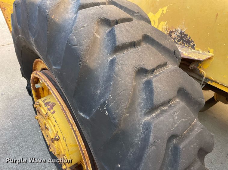 image for item NX9970 1973 Clark 714  crane