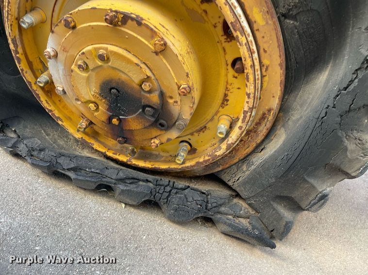 image for item NX9970 1973 Clark 714  crane