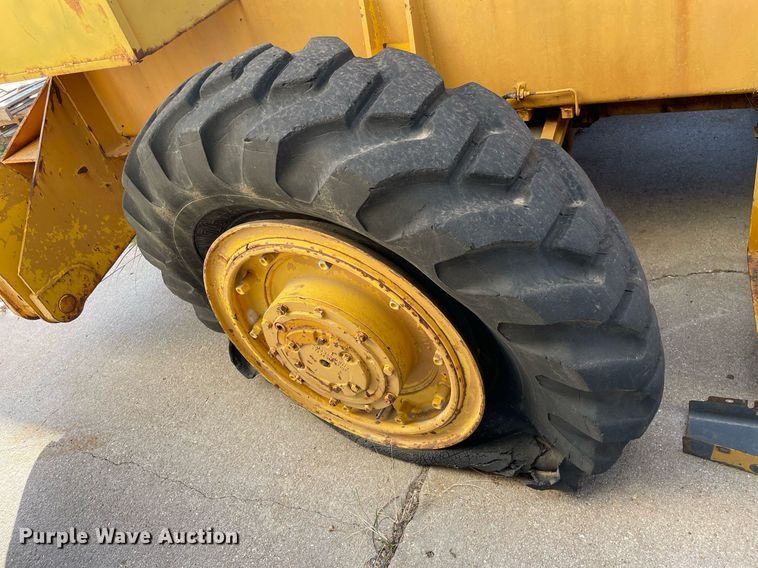 image for item NX9970 1973 Clark 714  crane