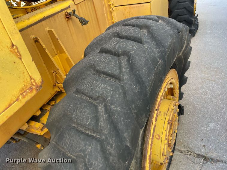 image for item NX9970 1973 Clark 714  crane