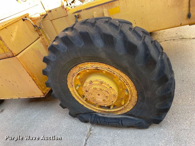 image for item NX9970 1973 Clark 714  crane