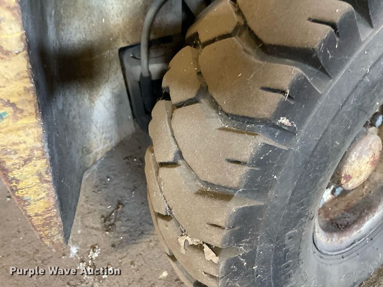 image for item NX9971 Yale GP-080-LBNSBT-086  forklift