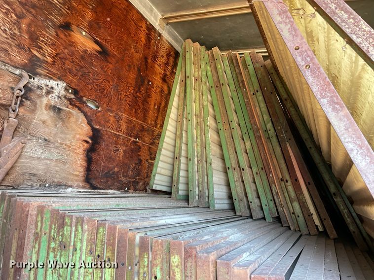 image for item NX9973 Approximately 200 Kelly Klosure enclosure panels