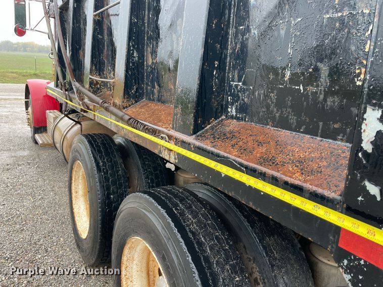 image for item NZ9007 1994 Peterbilt 378  dump truck