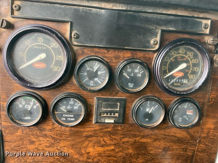 image for item NZ9007 1994 Peterbilt 378  dump truck