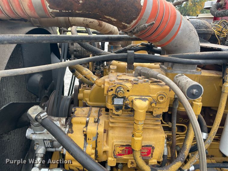 image for item NZ9007 1994 Peterbilt 378  dump truck