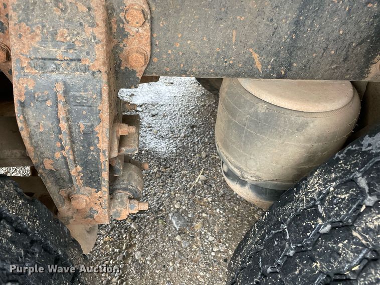 image for item NZ9007 1994 Peterbilt 378  dump truck