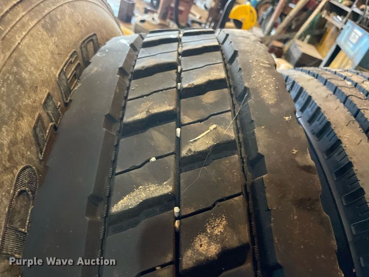 image for item NZ9007 1994 Peterbilt 378  dump truck