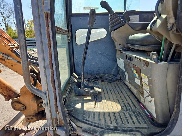 image for item NZ9046 2003 Case CX36  mini excavator