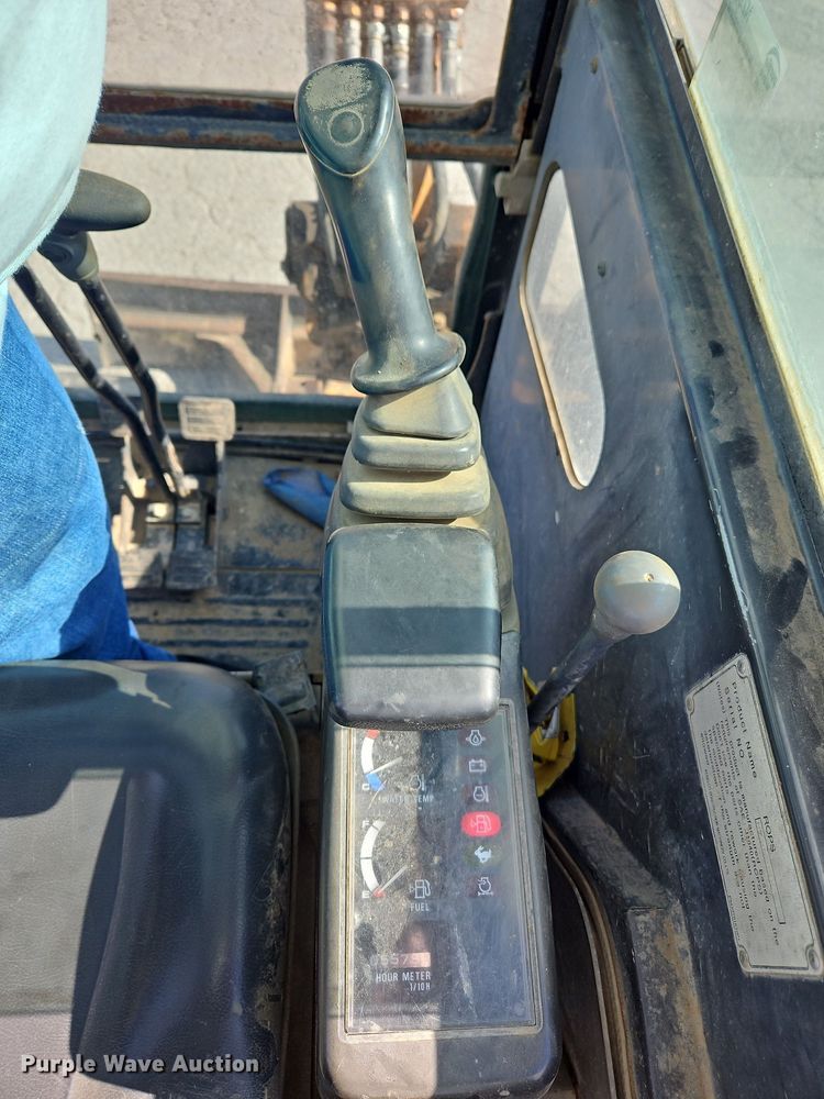 image for item NZ9046 2003 Case CX36  mini excavator