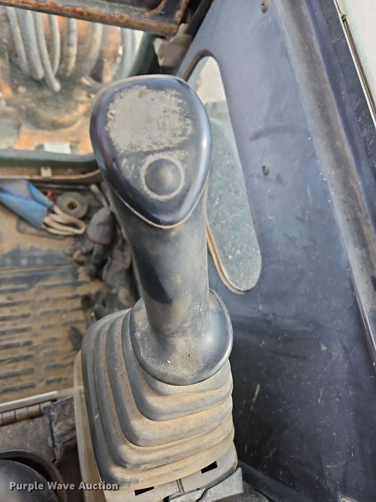 image for item NZ9046 2003 Case CX36  mini excavator