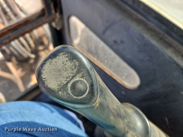 image for item NZ9046 2003 Case CX36  mini excavator