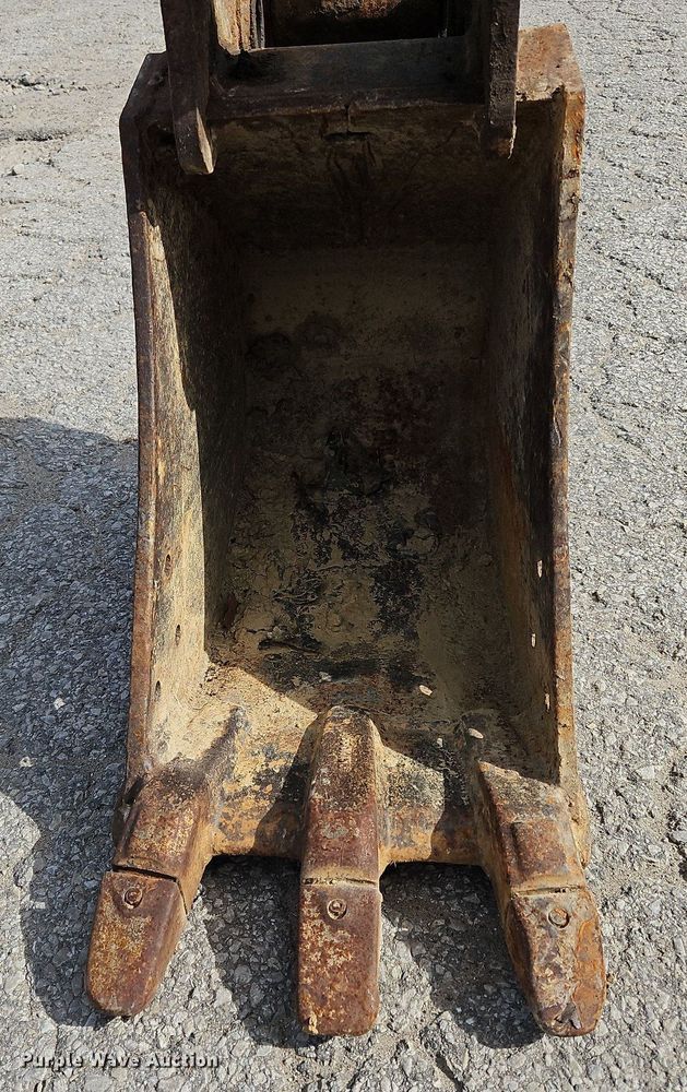 image for item NZ9046 2003 Case CX36  mini excavator