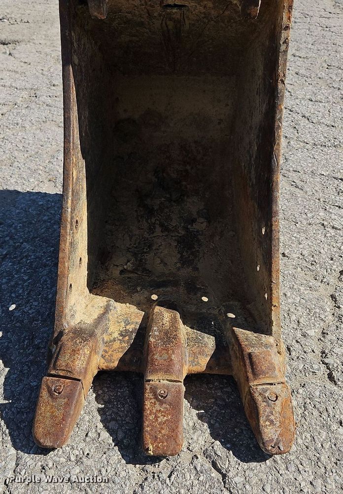 image for item NZ9046 2003 Case CX36  mini excavator