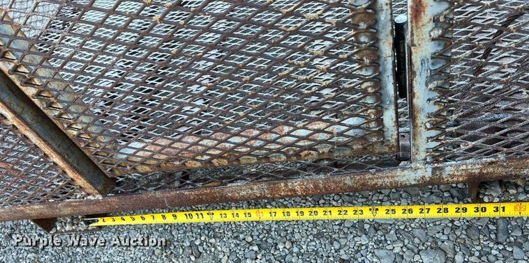 image for item OA9016 (3) man baskets