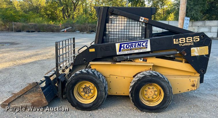image for item OA9019 1996 New Holland LX885  skid steer loader