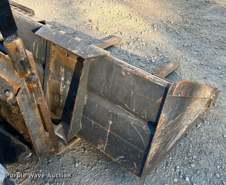 image for item OA9019 1996 New Holland LX885  skid steer loader