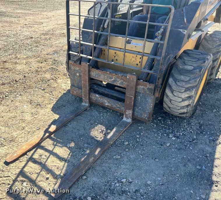 image for item OA9019 1996 New Holland LX885  skid steer loader