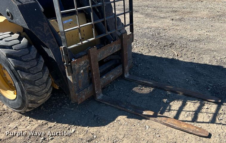 image for item OA9019 1996 New Holland LX885  skid steer loader