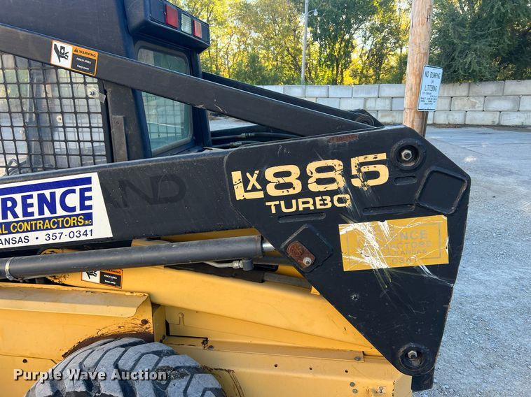 image for item OA9019 1996 New Holland LX885  skid steer loader