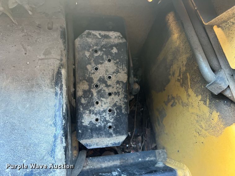 image for item OA9019 1996 New Holland LX885  skid steer loader