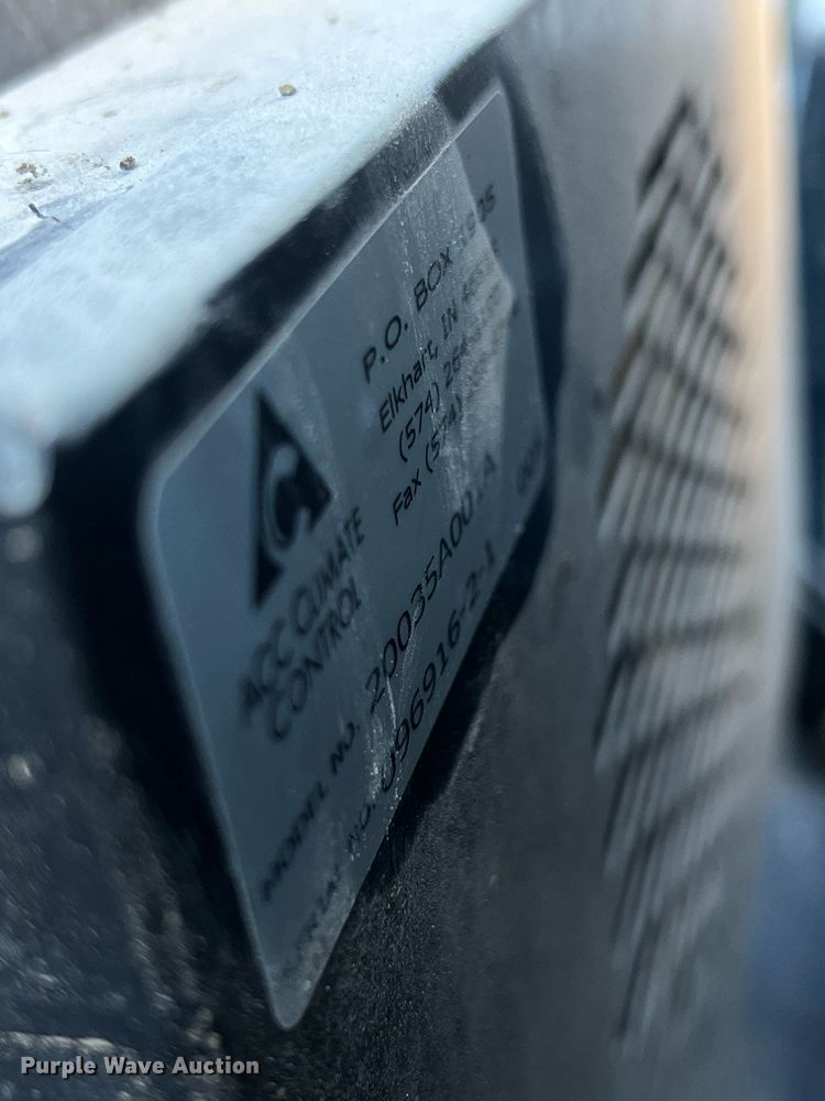 image for item OA9019 1996 New Holland LX885  skid steer loader