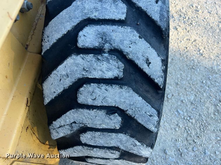 image for item OA9019 1996 New Holland LX885  skid steer loader