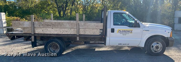 image for item OA9020 2005 Ford F350  flatbed pickup truck