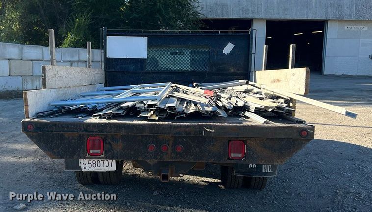 image for item OA9020 2005 Ford F350  flatbed pickup truck