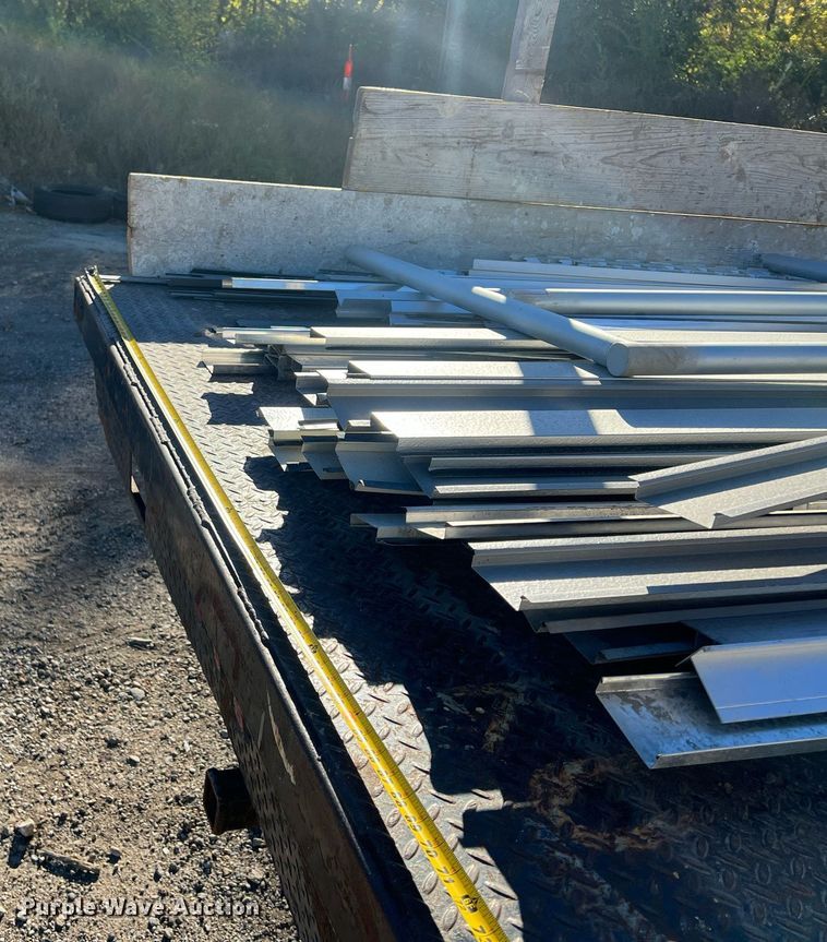 image for item OA9020 2005 Ford F350  flatbed pickup truck