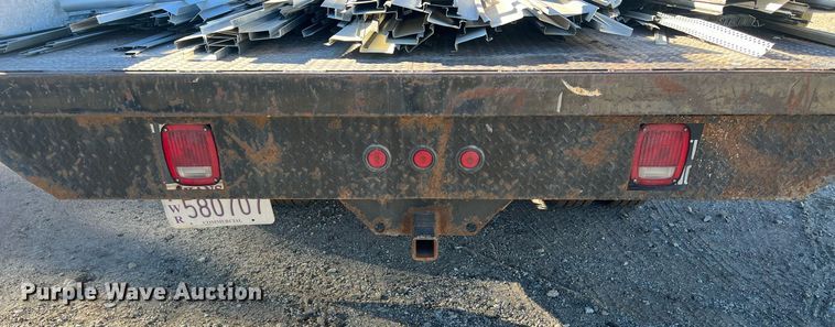 image for item OA9020 2005 Ford F350  flatbed pickup truck