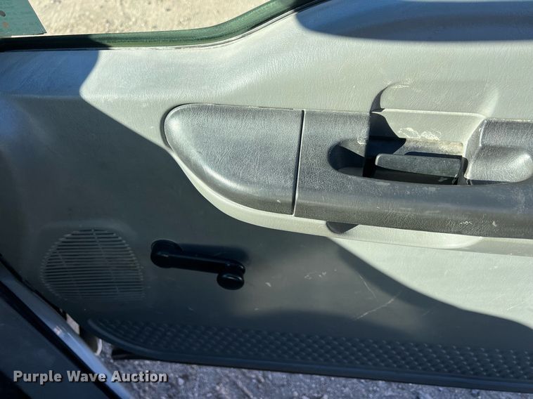 image for item OA9020 2005 Ford F350  flatbed pickup truck