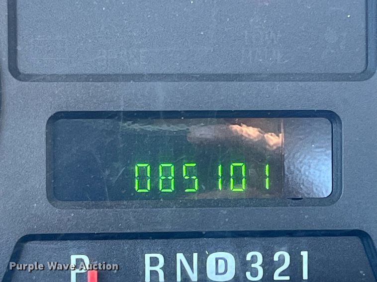 image for item OA9020 2005 Ford F350  flatbed pickup truck