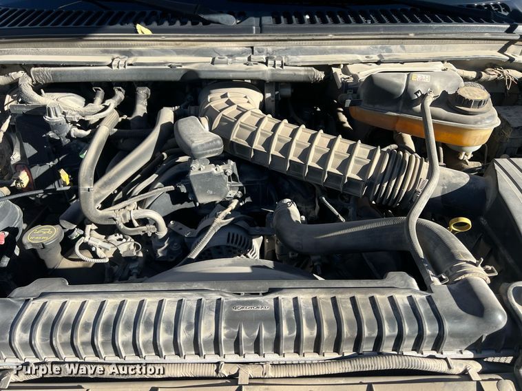 image for item OA9020 2005 Ford F350  flatbed pickup truck