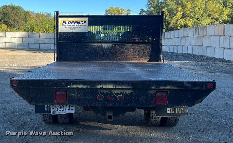 image for item OA9021 2005 Ford F350  flatbed pickup truck