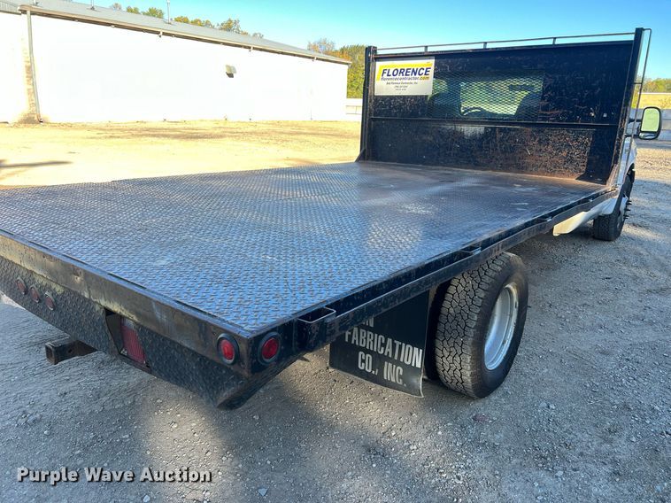 image for item OA9021 2005 Ford F350  flatbed pickup truck
