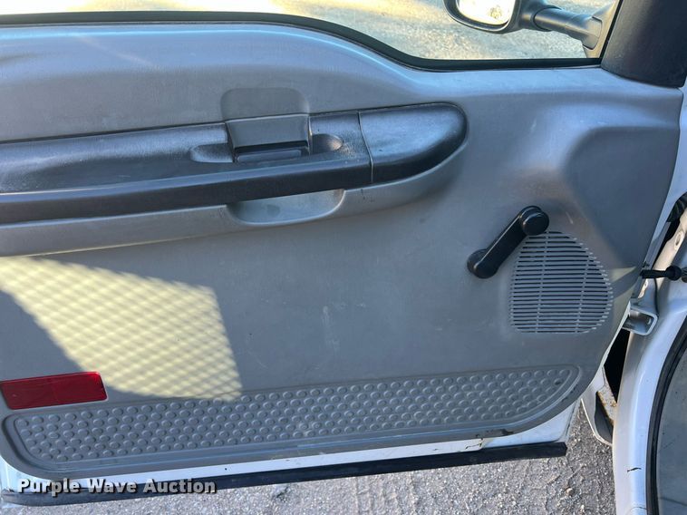 image for item OA9021 2005 Ford F350  flatbed pickup truck