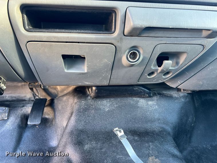 image for item OA9021 2005 Ford F350  flatbed pickup truck