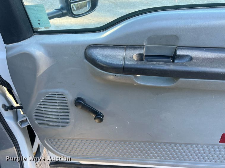 image for item OA9021 2005 Ford F350  flatbed pickup truck