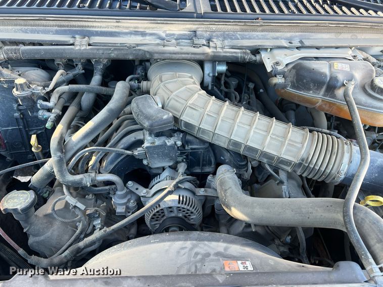 image for item OA9021 2005 Ford F350  flatbed pickup truck