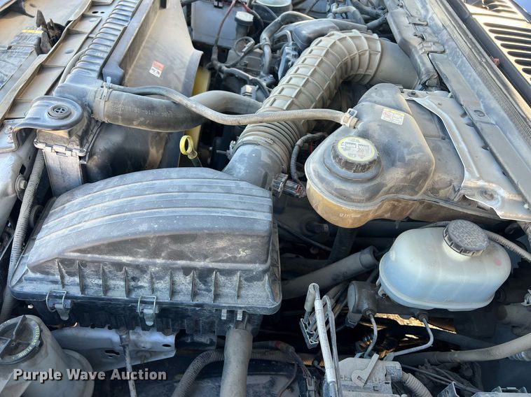 image for item OA9021 2005 Ford F350  flatbed pickup truck