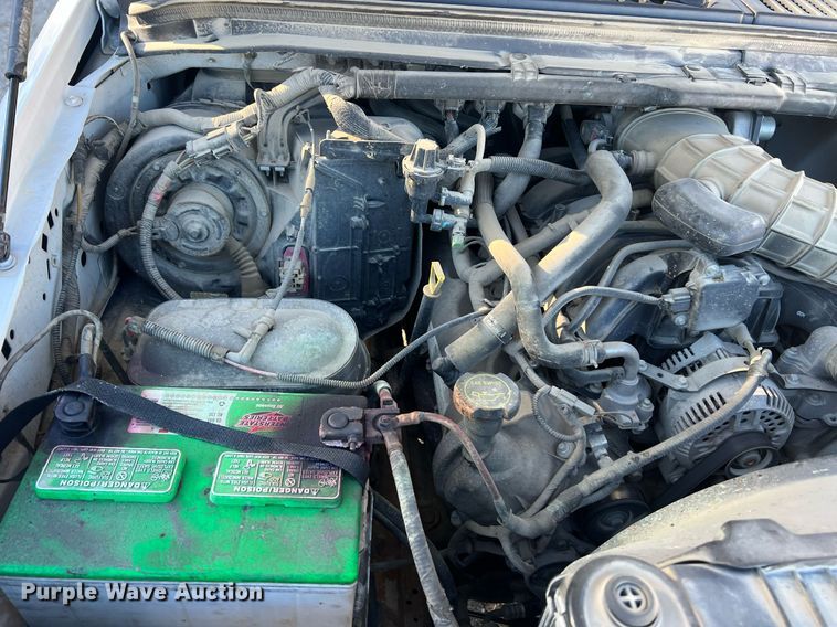 image for item OA9021 2005 Ford F350  flatbed pickup truck