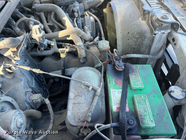 image for item OA9021 2005 Ford F350  flatbed pickup truck