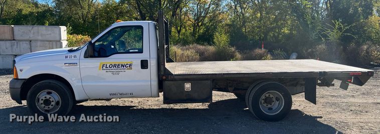 image for item OA9022 2005 Ford F350  flatbed pickup truck