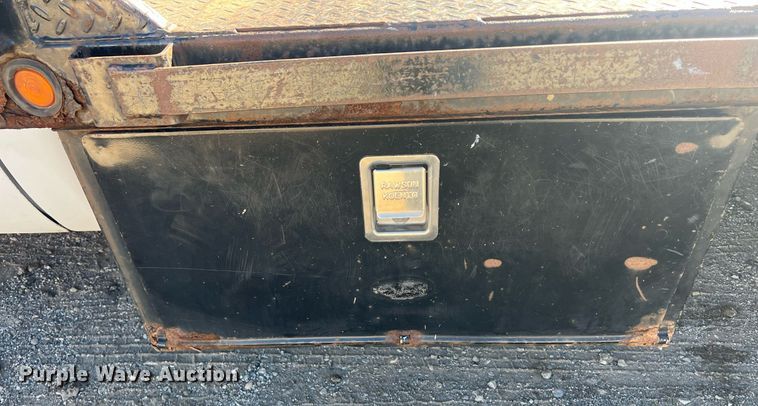 image for item OA9022 2005 Ford F350  flatbed pickup truck