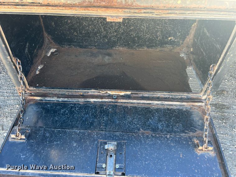 image for item OA9022 2005 Ford F350  flatbed pickup truck